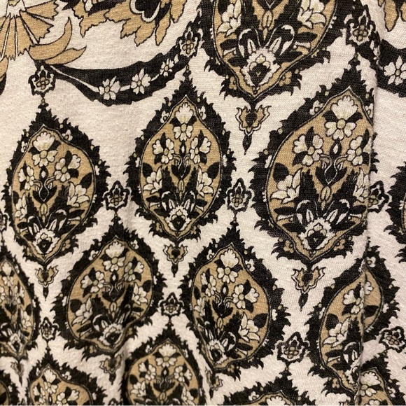 Rebecca Malone Short Sleeve Floral Print Metal Studded Top.  Size L - Picture 5 of 7